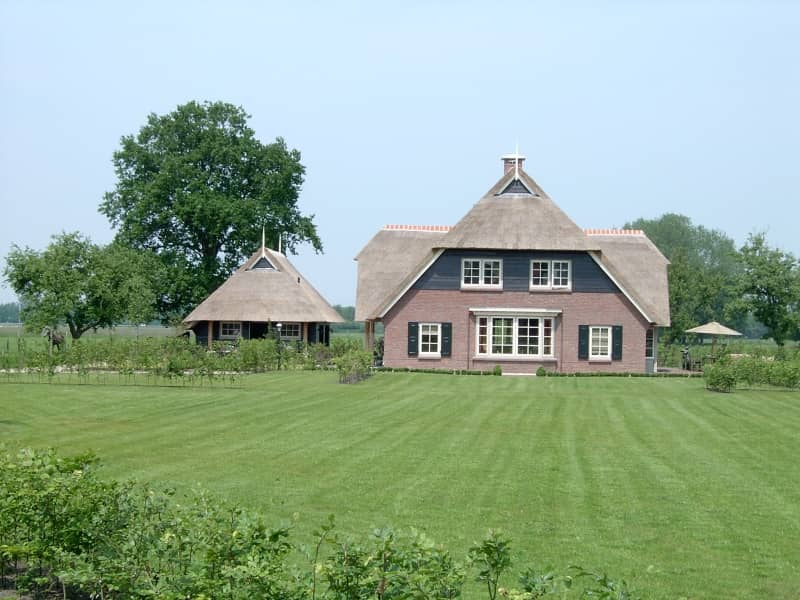 Landhuis met koetshuis in Hattermerbroek
